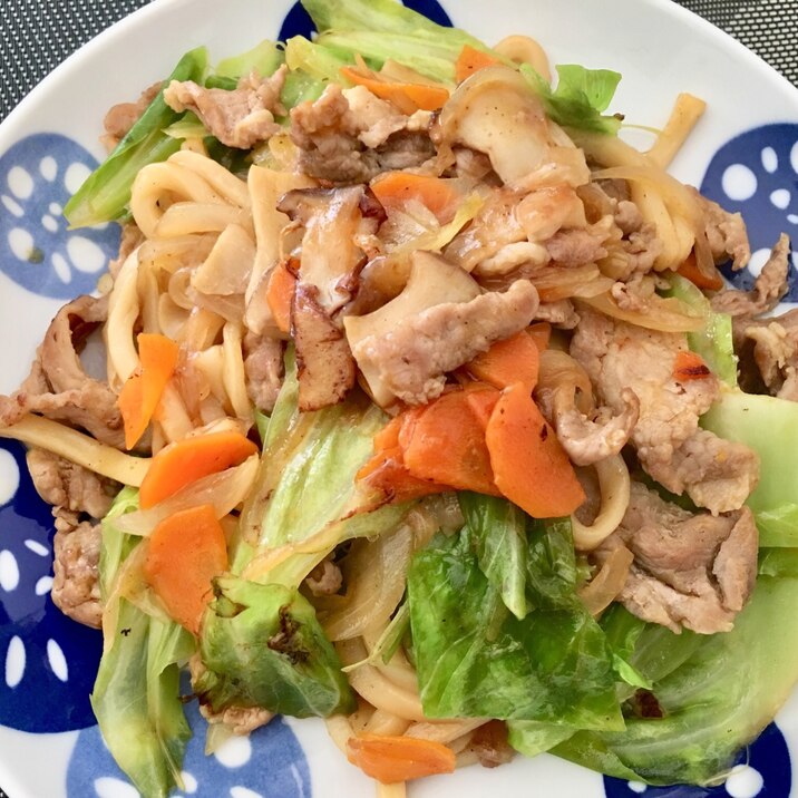野菜たっぷり・お肉たっぷり焼うどん!!